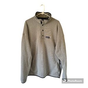 Men’s XXL Patagonia Pullover, Snap Buttons, Zipper Pockets, Color is Gray/Navy